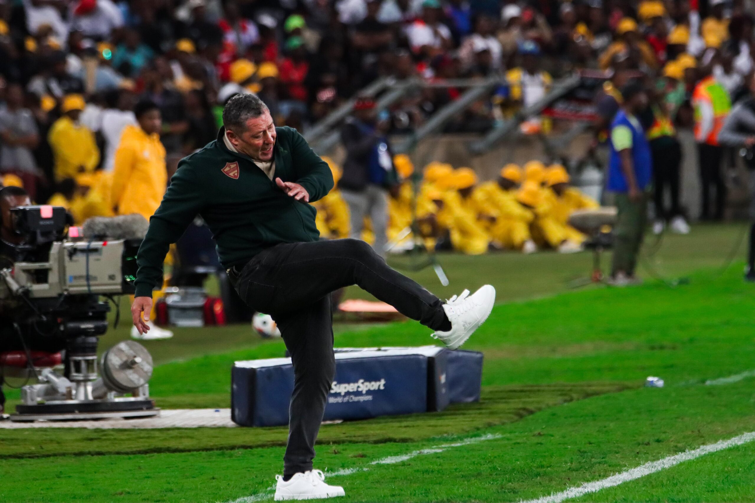 Afrique du Sud : Entraîneur de Stellenbosch critique l’arbitrage après défaite contre Chiefs