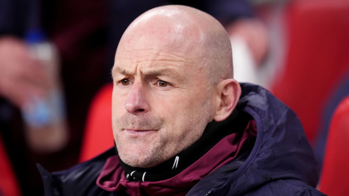Angleterre : Lee Carsley défend ses choix après une défaite contre la France