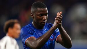 Angleterre : Moises Caicedo en situation délicate pour Chelsea face à Leicester