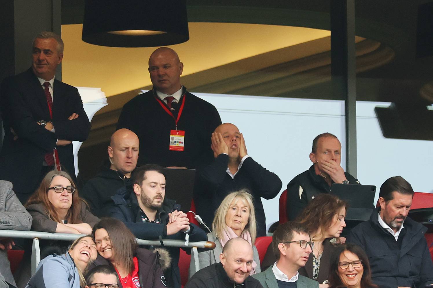 Arne Slot réfléchit à ses choix pour le match de Liverpool contre Southampton