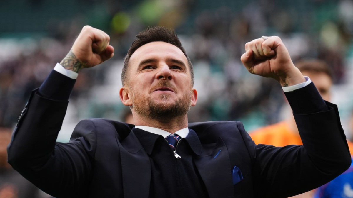 Écosse : Barry Ferguson encourage ses joueurs à célébrer leurs victoires malgré la polémique