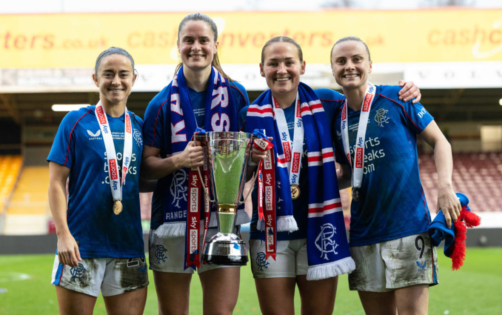 Écosse : Les Rangers remportent la Sky Sports Cup avec une victoire éclatante