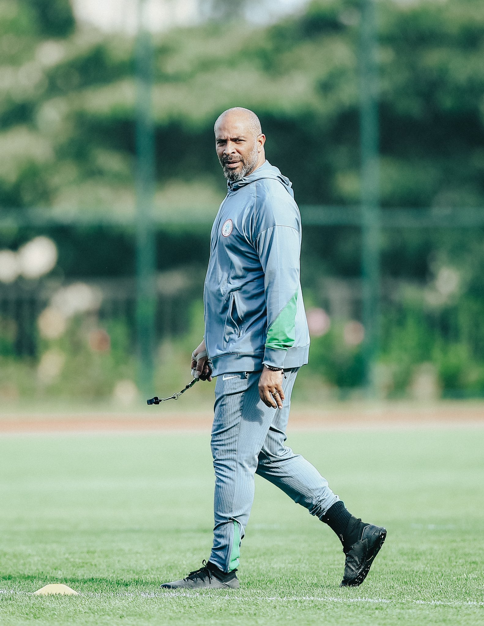 Éliminatoires 2026 : Eric Chelle vise une victoire pour débuter avec les Super Eagles