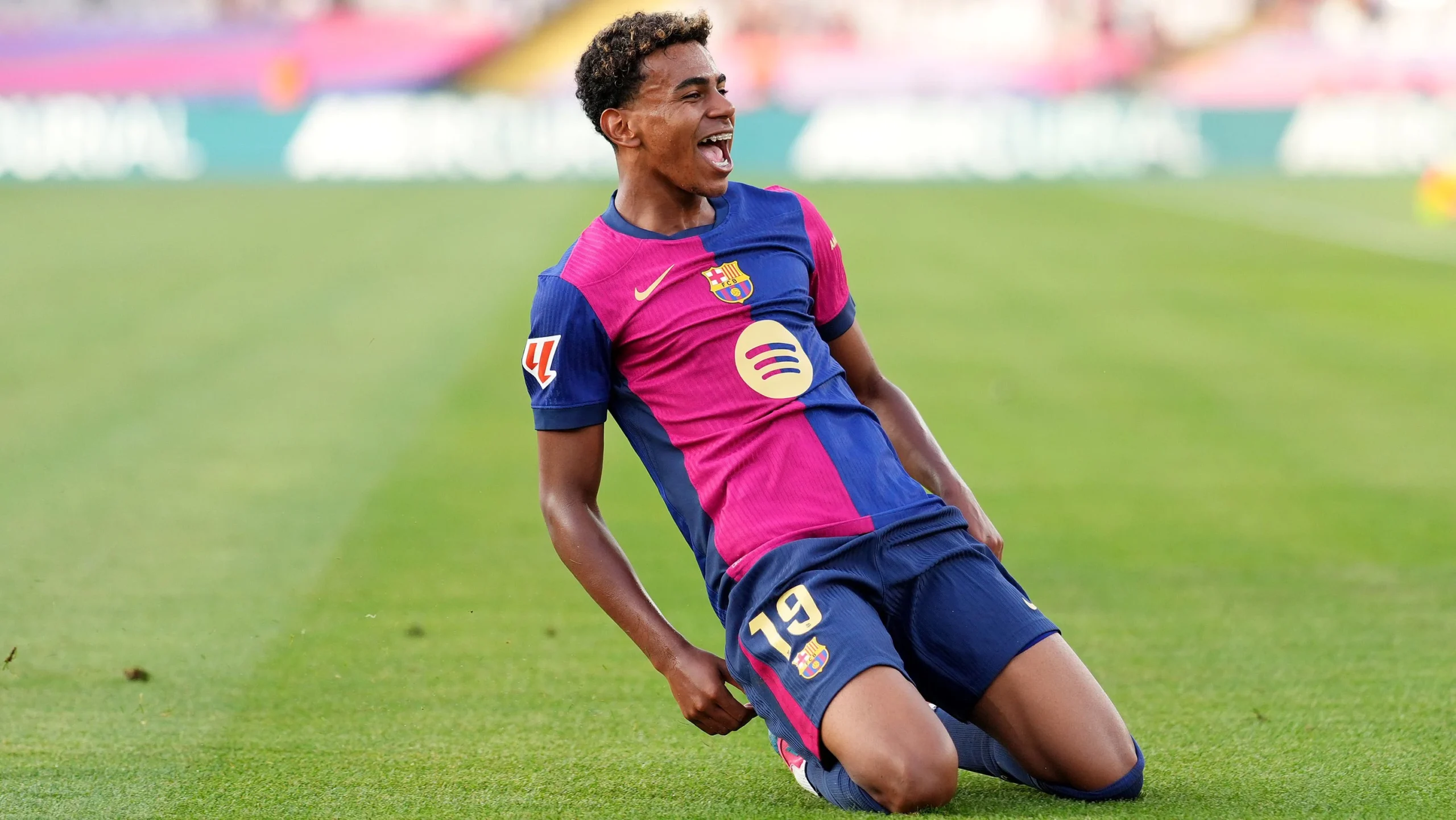 Espagne : Lamine Yamal évoque la rivalité entre le FC Barcelone et le Real Madrid