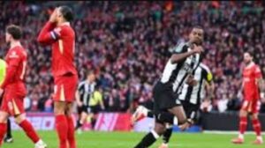 La finale de la Carabao Cup : Newcastle bat Liverpool et remporte un titre historique