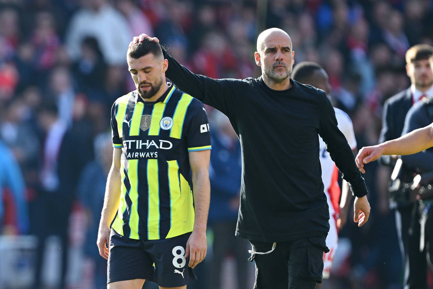 Le Royaume-Uni : Guardiola défend Ederson après une défaite de Man City contre Nottingham Forest