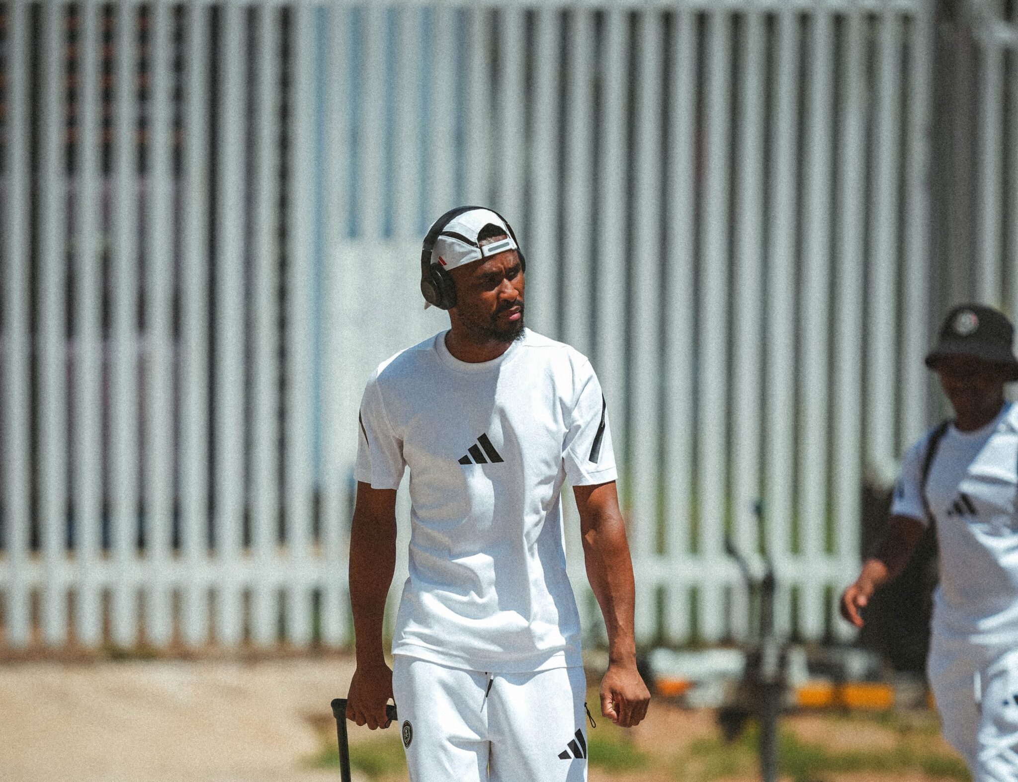 Le coach des Orlando Pirates loue les performances de Sipho Chaine lors des tirs au but