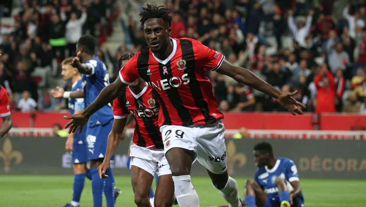 Ligue 1 : Nice s’impose à Saint-Étienne grâce à Evan Guessand