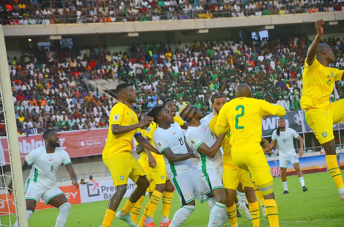 Nigeria : Simon Kalika critique sévèrement le match nul des Super Eagles contre le Zimbabwe