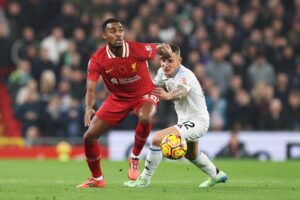 Pays-Bas : Ryan Gravenberch forfait en sélection à cause d’une blessure avec Liverpool