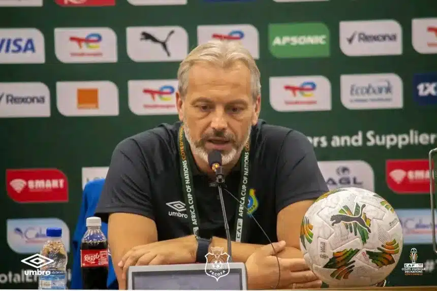 RDC : Sébastien Desabre commente le retour de Cédric Bakambu