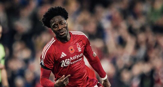 Royaume-Uni : Ola Aina Envisage de Prolonger son Contrat avec Nottingham Forest