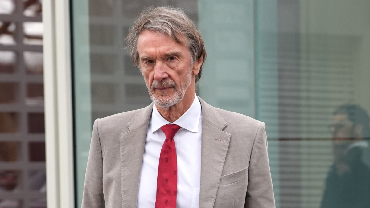 Royaume-Uni : Sir Jim Ratcliffe menacé de quitter Manchester United en cas d’abus