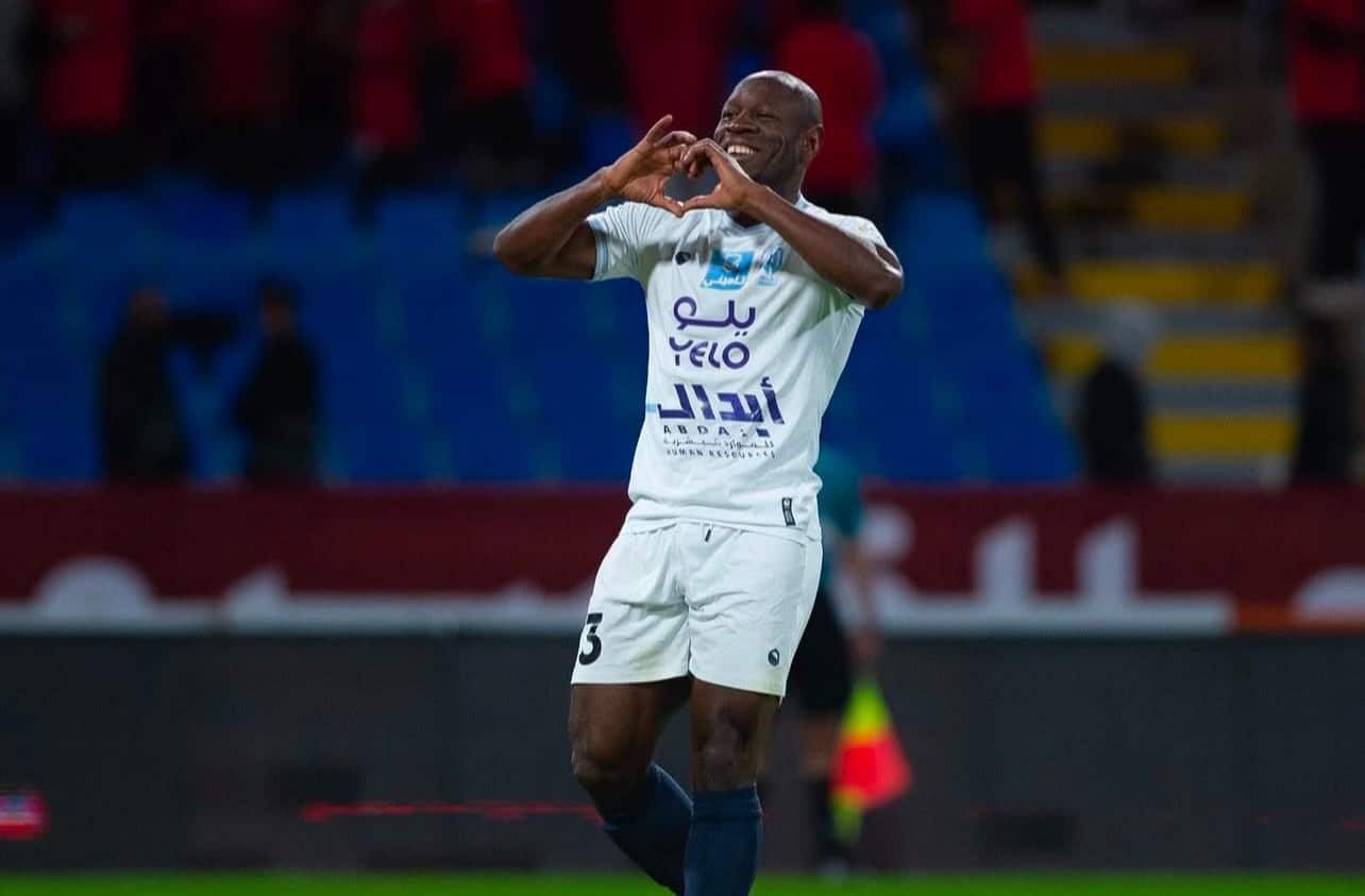 Saudi Pro League : Al Okhdood ralentit Al Ittihad avec un but de Bassogog