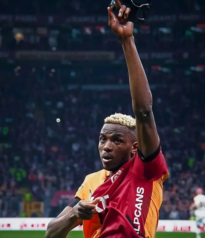 Turquie : Victor Osimhen réalise un triplé pour Galatasaray