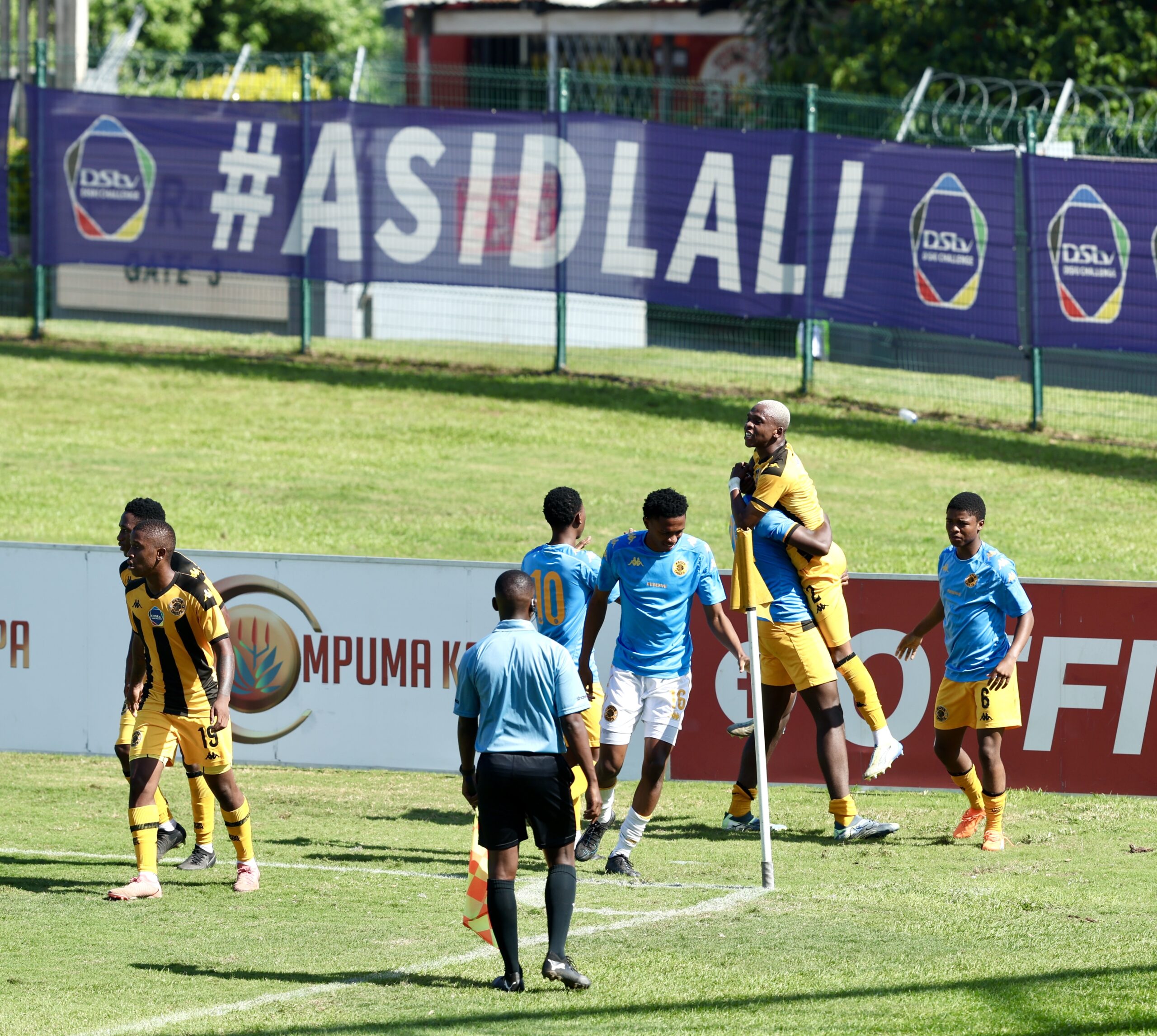 Afrique du Sud : Kaizer Chiefs à deux doigts du titre DDC, Sundowns battent les Pirates