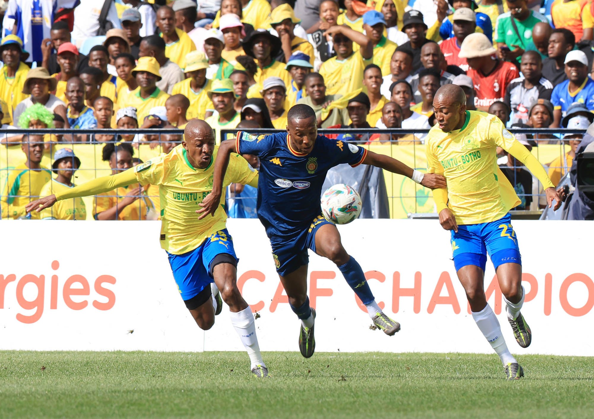 Afrique du Sud : Le coach des Sundowns critique malgré la victoire en Ligue des Champions