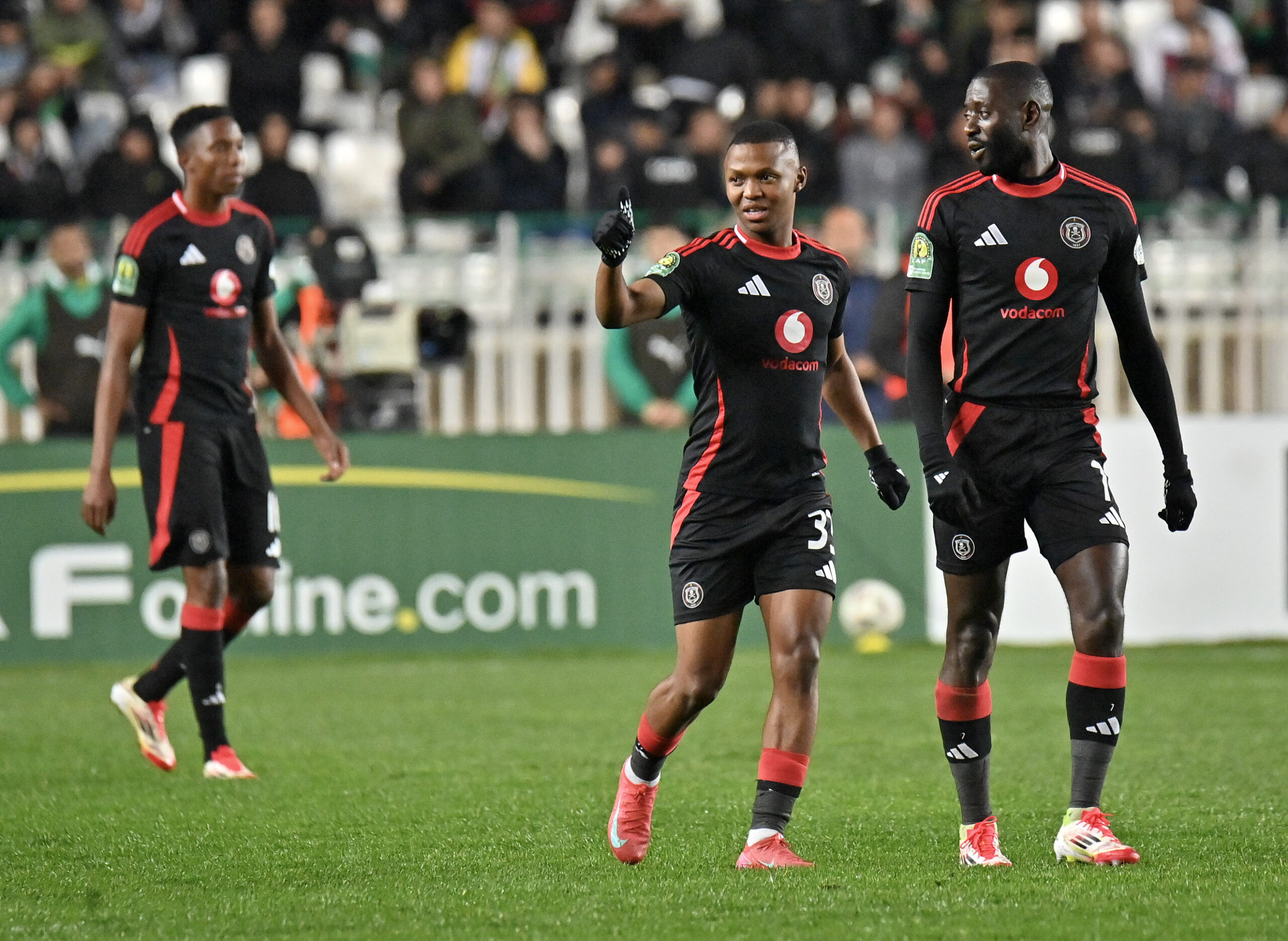 Afrique du Sud : L’entraîneur des Orlando Pirates appelle à la prudence après une victoire en Algérie