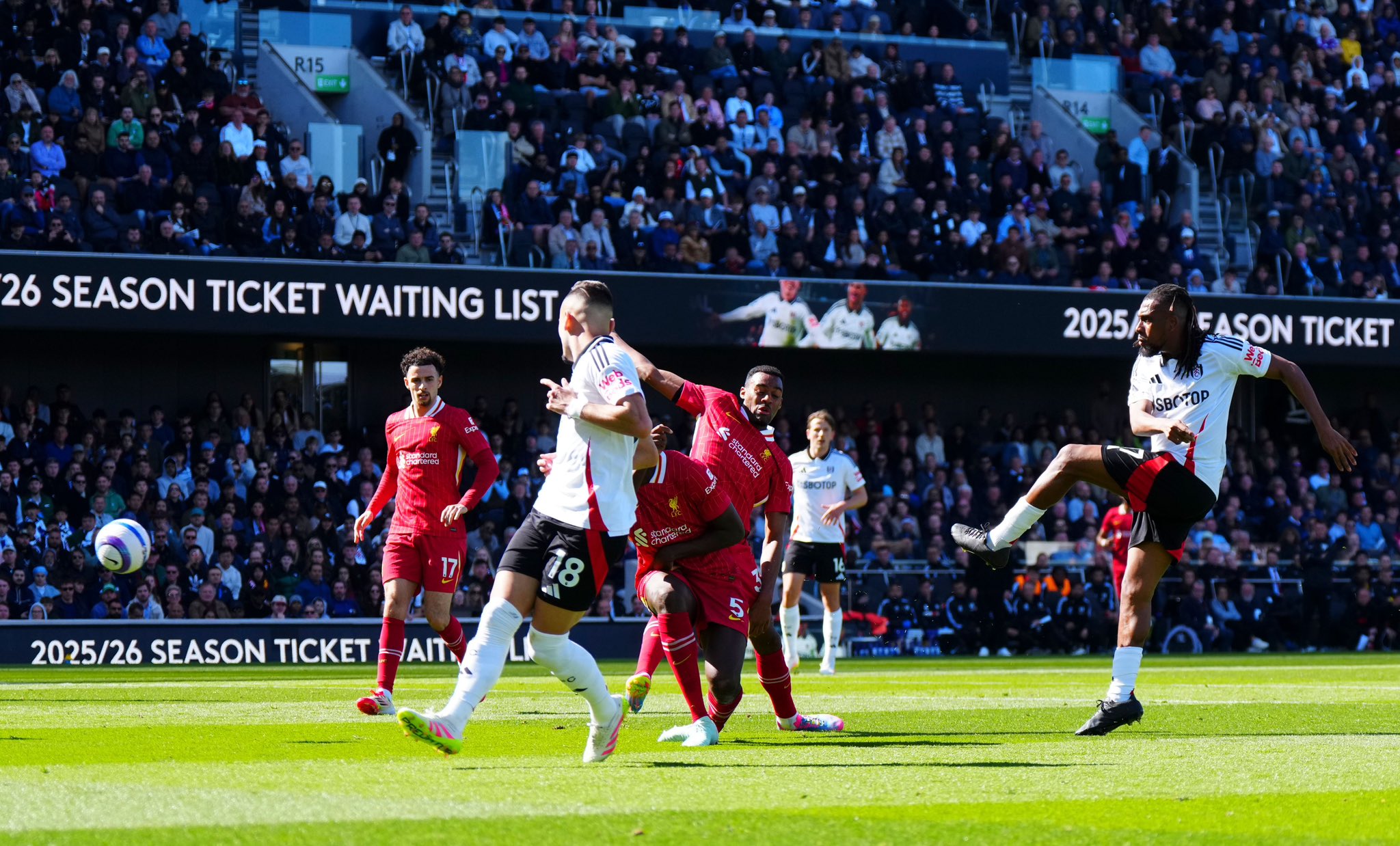 Alex Iwobi entre dans l’histoire de la Premier League avec Fulham