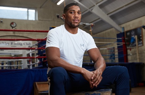 Anthony Joshua se compare à des légendes de la NBA