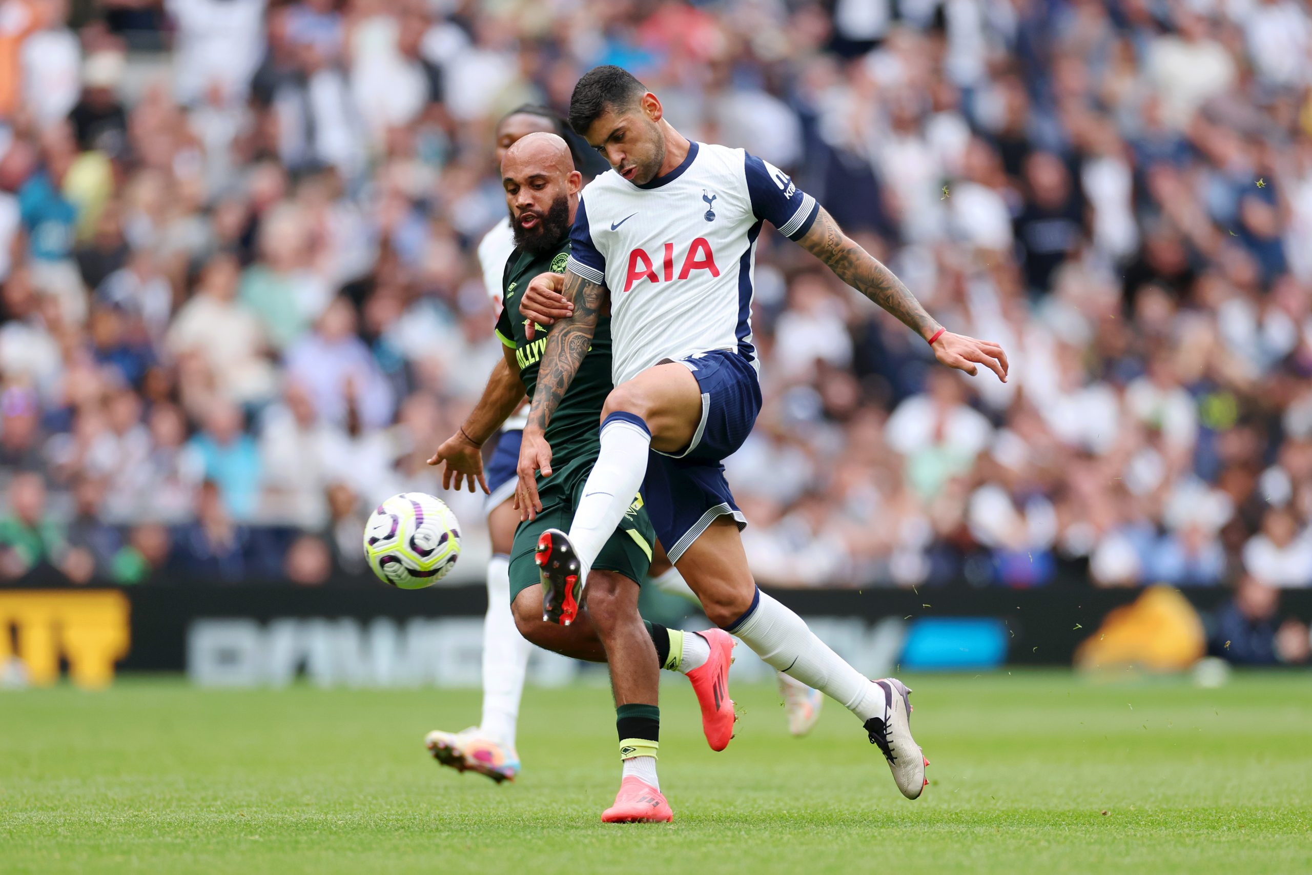Aston Villa cible Cristian Romero de Tottenham pour renforcer sa défense
