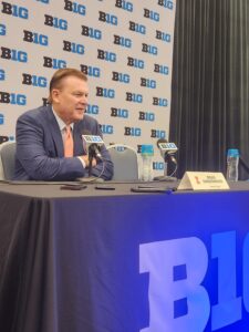 Brad Underwood réaffirme ses ambitions de titre national pour le basketball de l