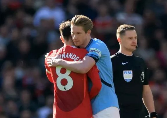 Bruno Fernandes salue l’impact de Kevin De Bruyne en Premier League