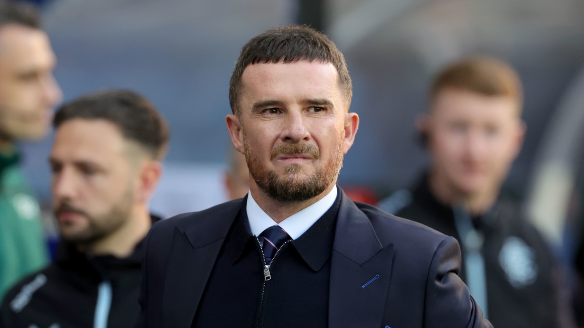 Challenges attend Barry Ferguson avant le match de Ligue Europa à Bilbao
