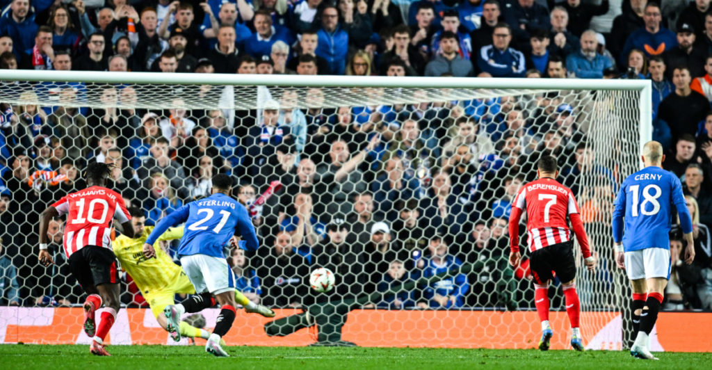 Écosse : Les Rangers, réduits à dix, tiennent tête à Bilbao grâce à Liam Kelly