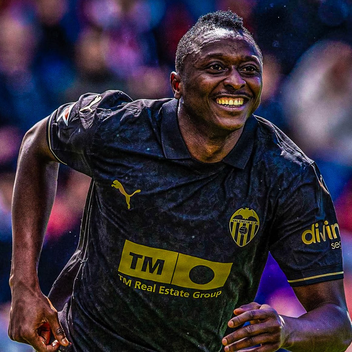 Espagne : L’entraîneur de Valence Carlos Corberán clarifie la situation d’Umar Sadiq