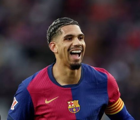 Espagne : Ronald Araujo envisagerait un transfert à Liverpool