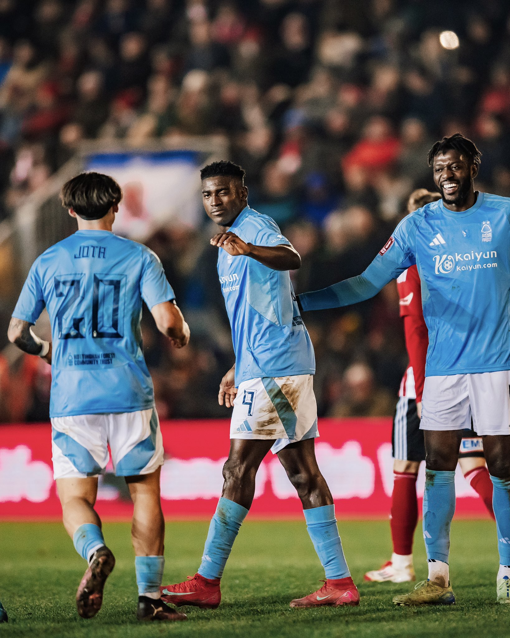 Le manager de Nottingham Forest confirme la blessure de Taiwo Awoniyi