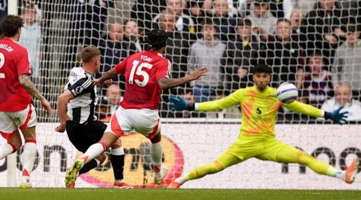 Newcastle réalise une victoire historique contre Manchester United après 94 ans