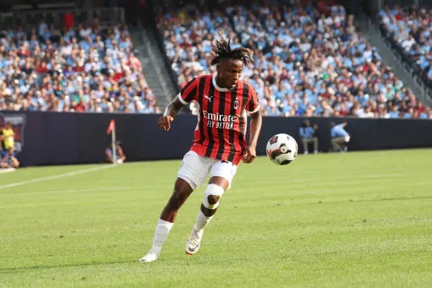 Nigeria : Mutiu Adepoju conseille Samuel Chukwueze sur son avenir à l’AC Milan