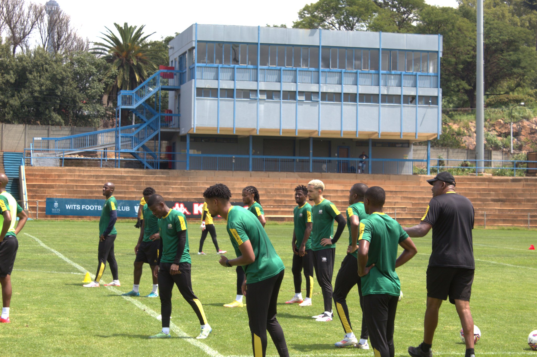 Afrique du Sud : L’équipe Bafana Bafana se prépare pour un match crucial contre le Malawi