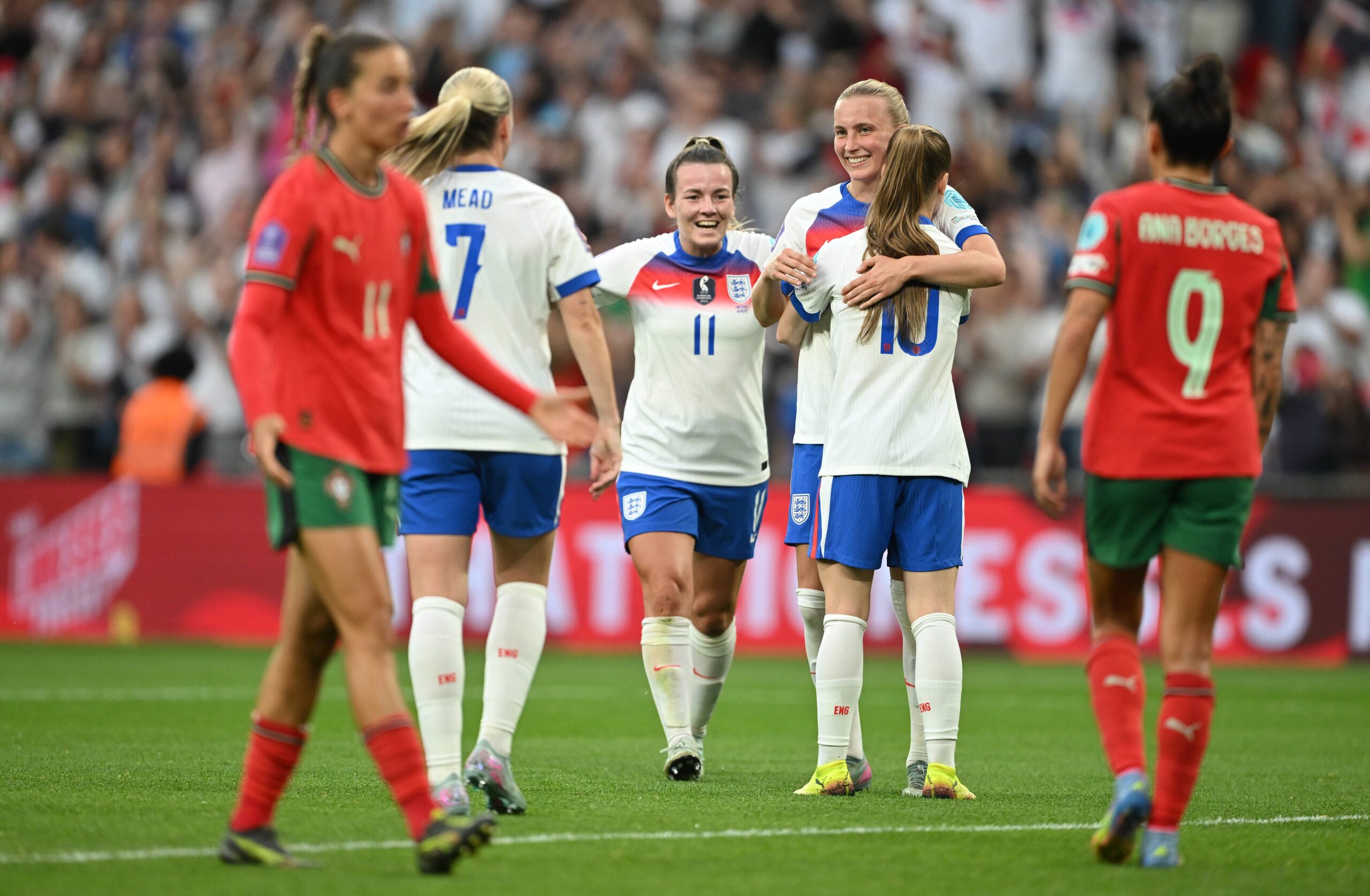 Angleterre : Aggie Beever-Jones éblouit avec un triplé contre le Portugal