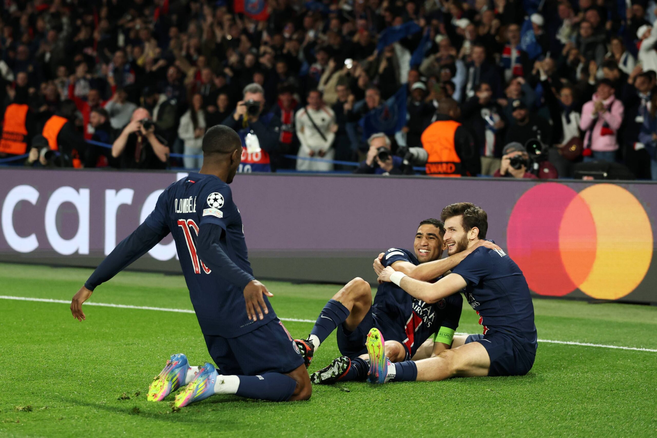 La France : Dembélé incertain pour le match retour contre Arsenal