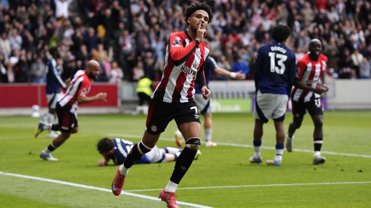 Le doublé de Kevin Schade offre à Brentford une victoire palpitante contre Manchester United