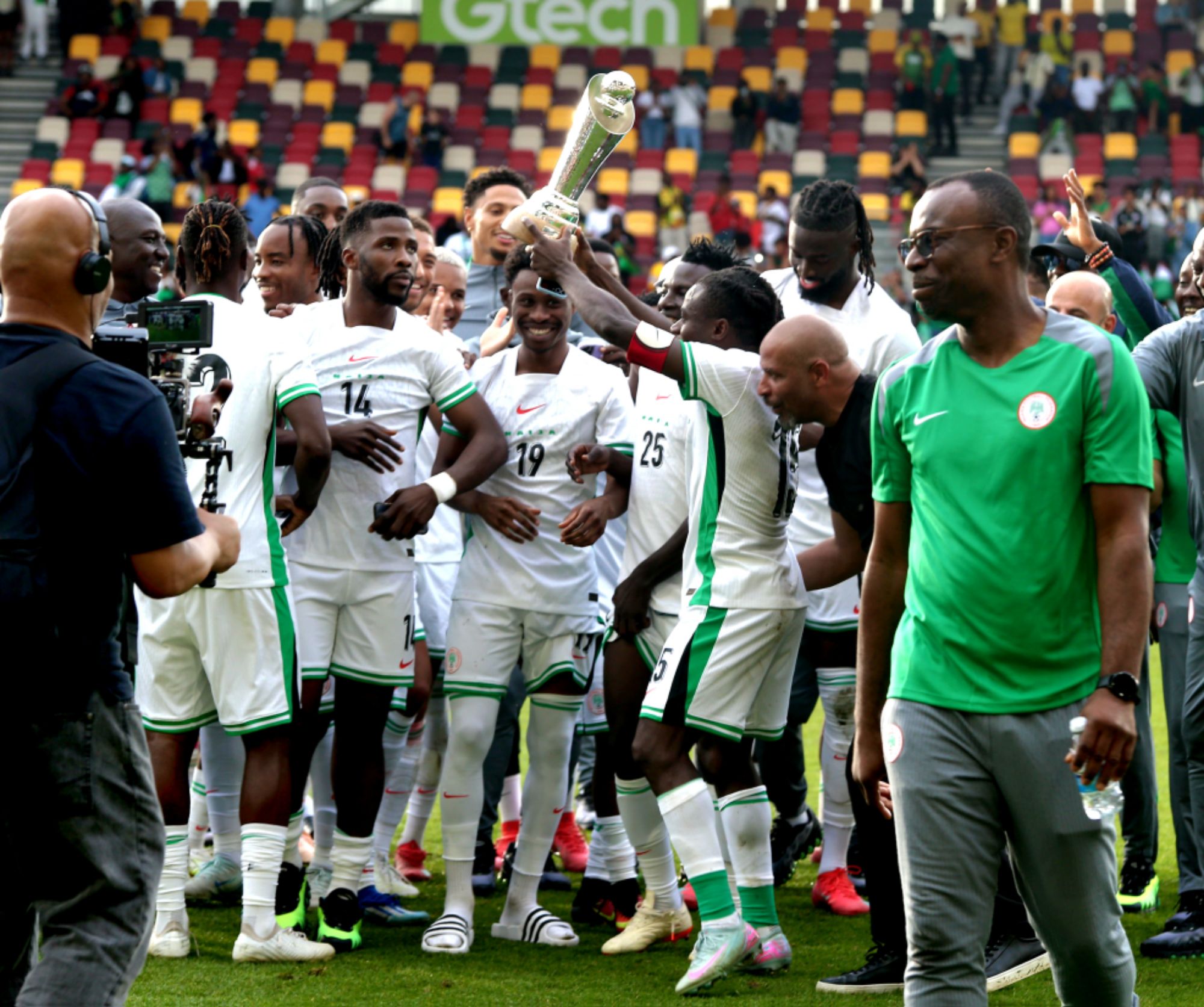 Nigeria : Kadiri Ikhana salue l’intégration des joueurs locaux en équipe nationale