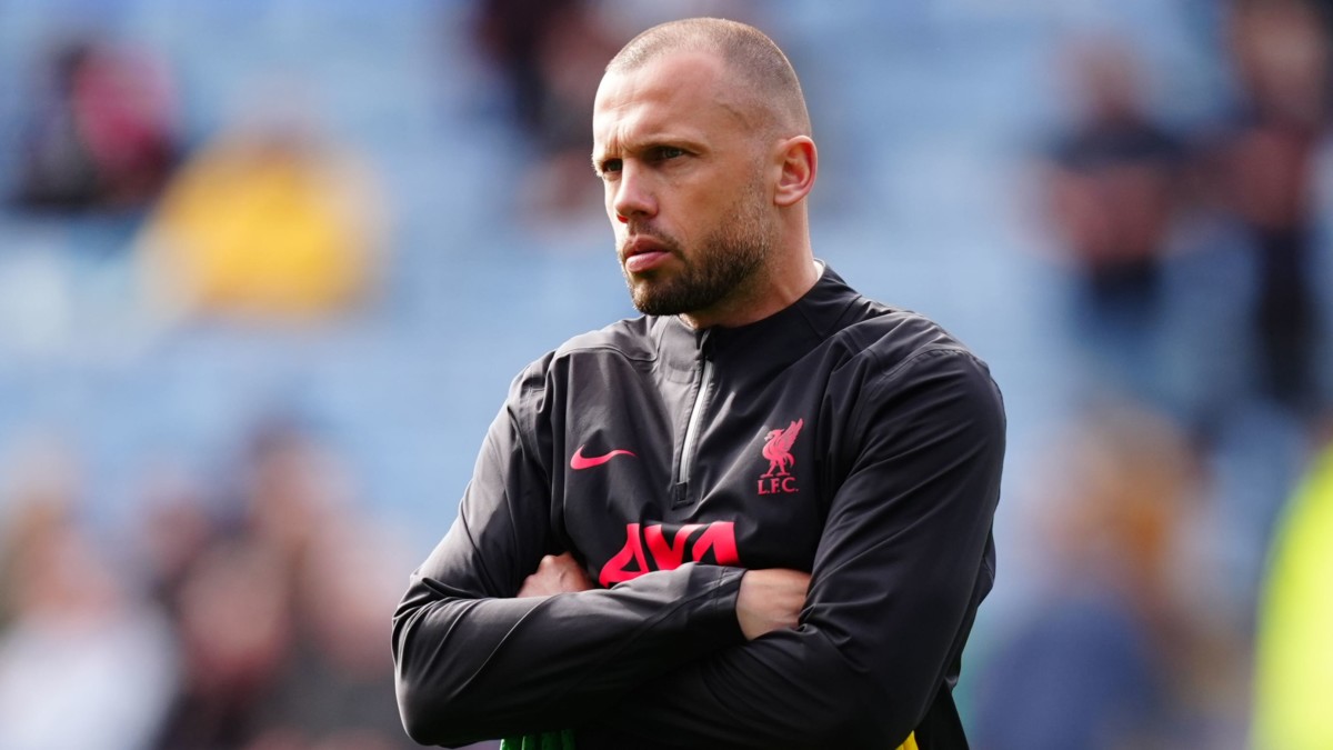 Pays-Bas : John Heitinga en discussion avec l’Ajax pour le poste d’entraîneur principal