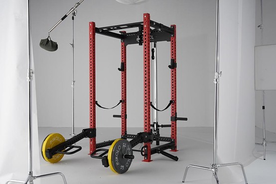 Power Rack versus Smith Machine : quel choix pour votre salle de sport à domicile ?