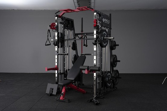 Power Rack versus Smith Machine : quel choix pour votre salle de sport à domicile ?