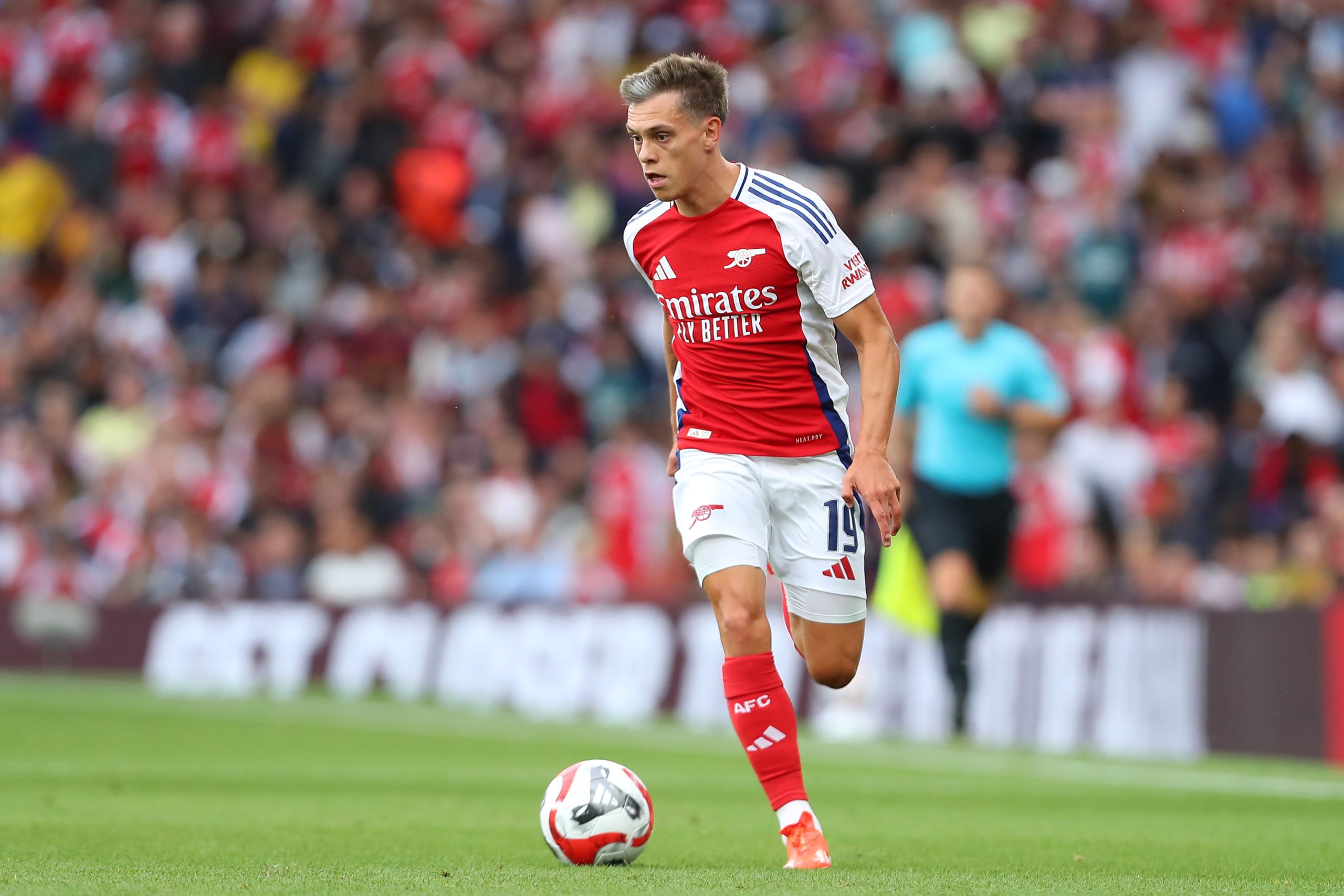 Royaume-Uni : Arsenal indécis sur l’avenir de Leandro Trossard