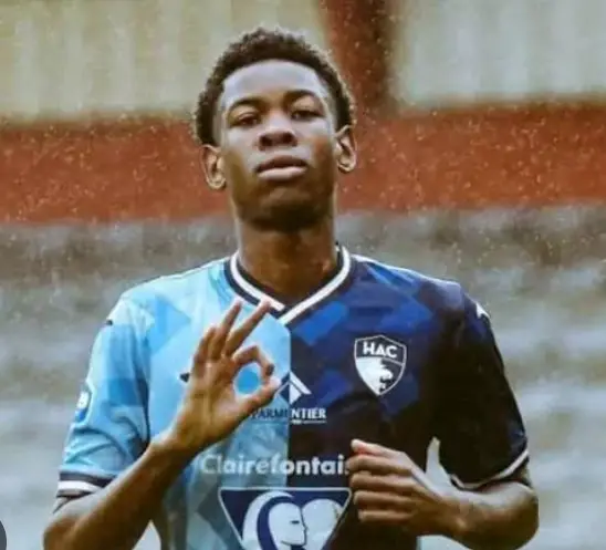 Transfert imminent : Manchester United recrute le jeune attaquant Enzo Kana-Biyik