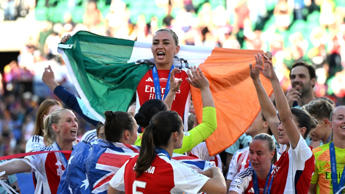 Irlande : Katie McCabe loue la transparence de Renee Slegers après le succès européen d’Arsenal
