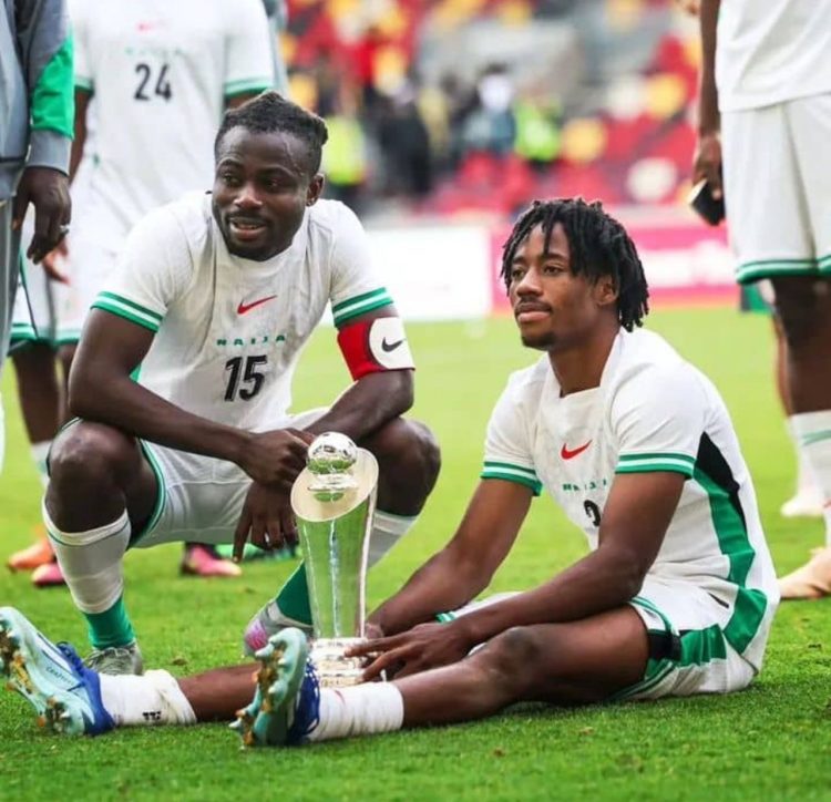 Nigéria : Moses Simon célèbre les débuts internationaux de Benjamin Fredrick