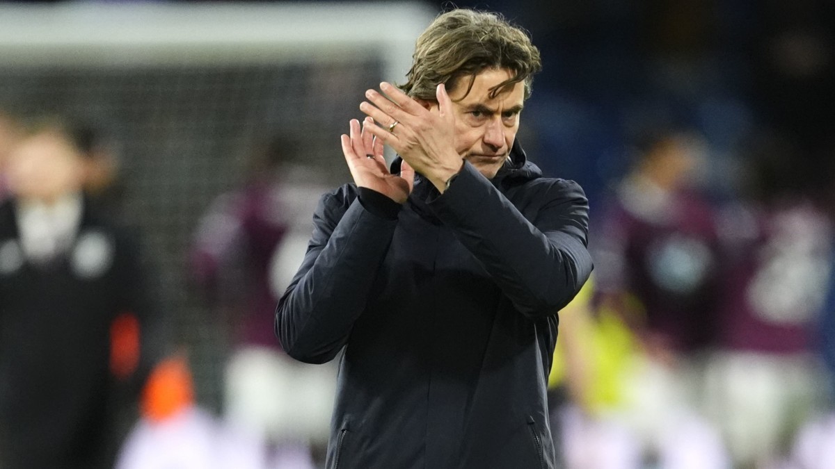 Pour sa première en Premier League, un arbitre subit la pression de Pep Guardiola qui réclame l&rsquo;intervention de ses supérieurs