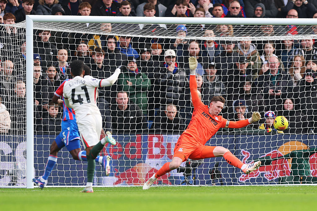 L&rsquo;éclatante performance du Brésilien face à Crystal Palace ne suffit pas à infléchir la méthode de gestion imposée par le staff londonien