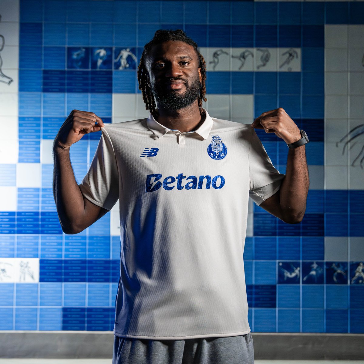 Pour retrouver son ancien mentor de Nice, Terem Moffi quitte la Ligue 1 et s&rsquo;offre un nouveau défi chez un géant du Portugal