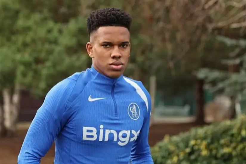 Le déficit face à Arsenal ne change rien : Liam Rosenior scelle le sort de sa pépite brésilienne pour la demi-finale